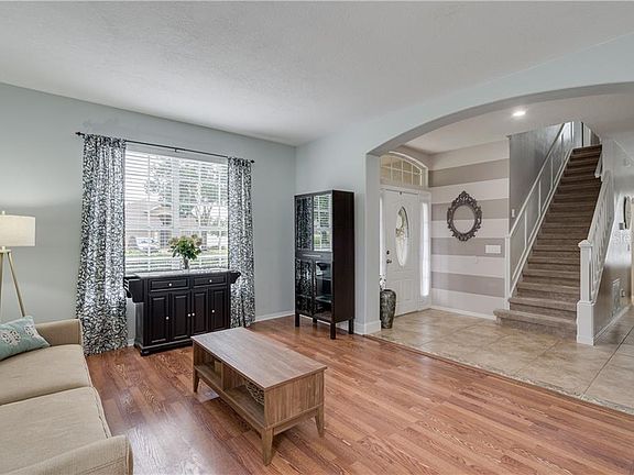 3rd image of 335 Suncrest Ct