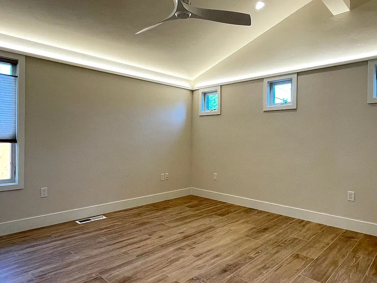 816 Selkirk Pl — Photo 9