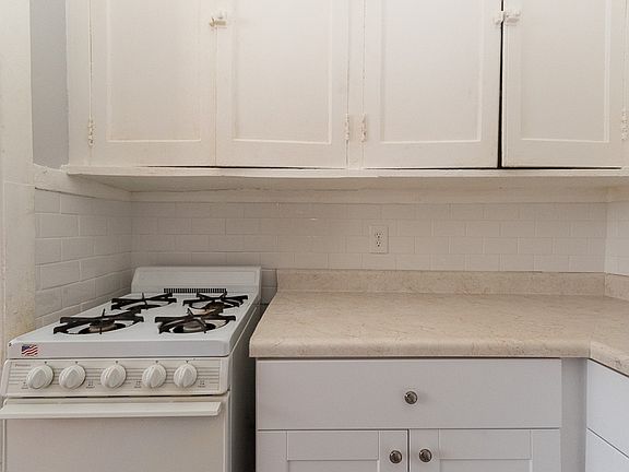 4th image of 3123 N Hamlin Ave APT 1D