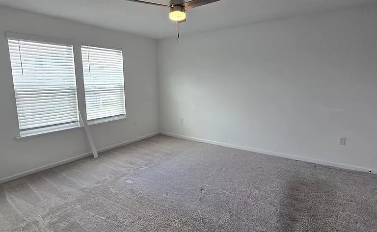 3980 NE 34th Ave — Photo 17