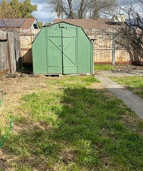 2281 Notre Dame Blvd — Photo 22