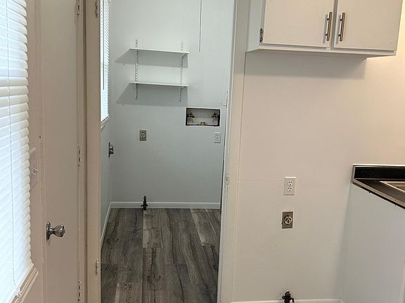 4th image of 620 Hemlock Ln