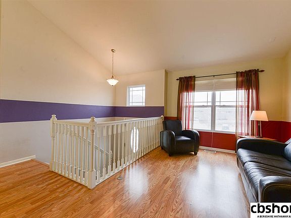 3rd image of 15736 Rosewood St