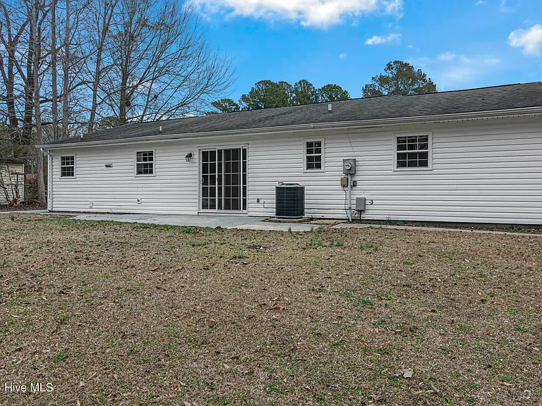 236 White Oak Blvd — Photo 18