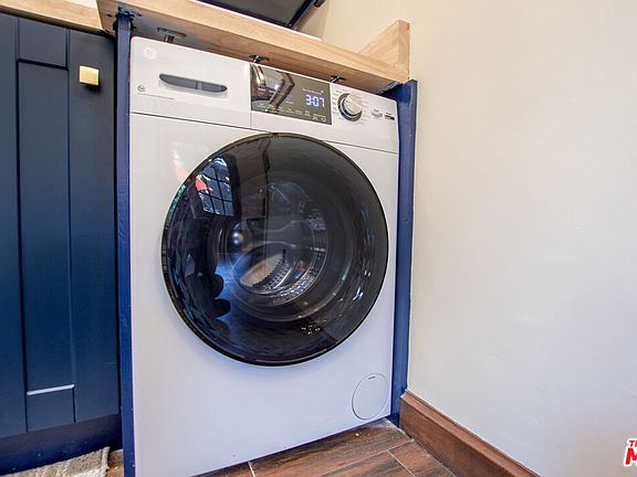 3rd image of 1722 N Stanley Ave #1722