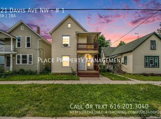 921 Davis Ave NW #1, Grand Rapids, MI 49504