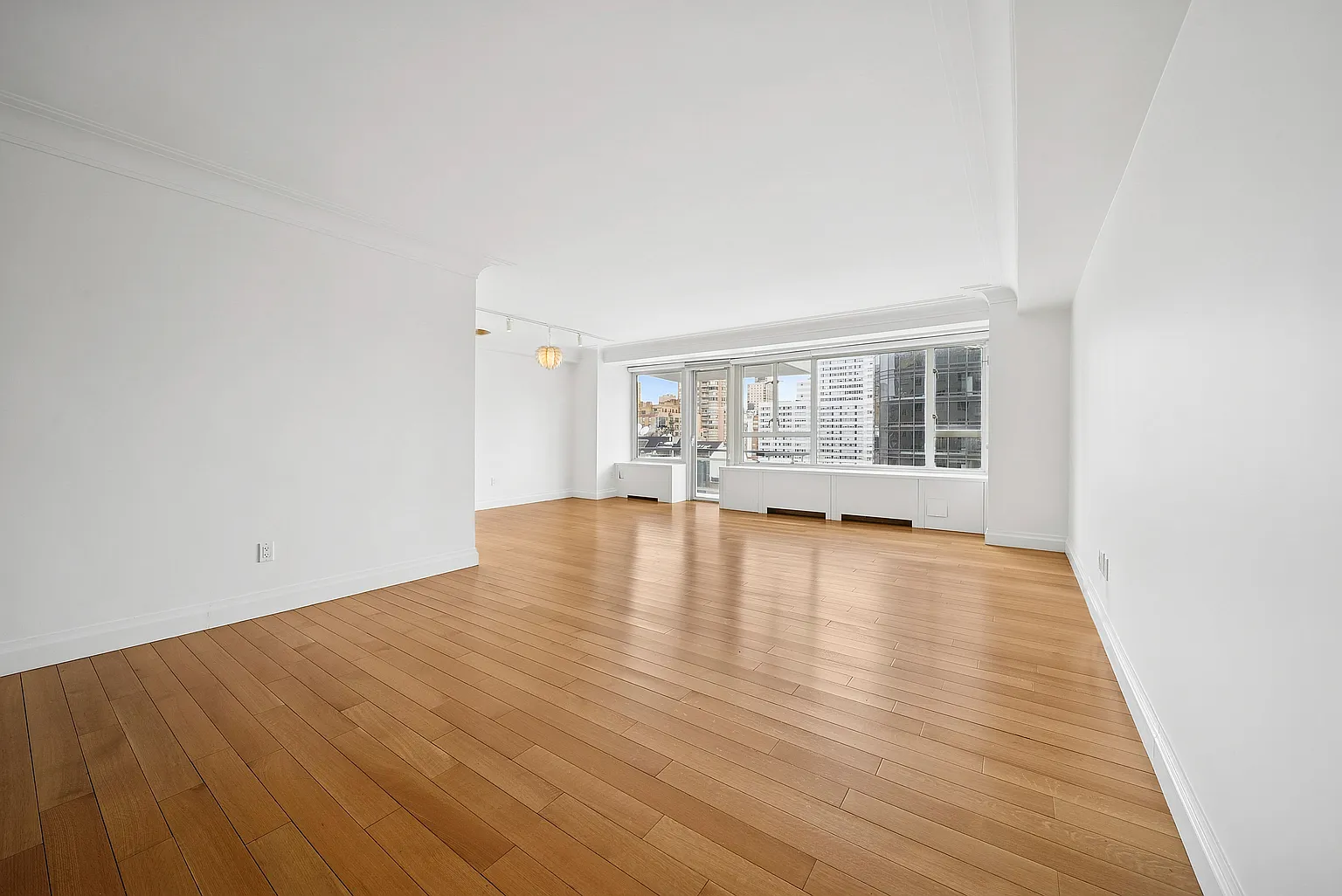200 E 66th St APT E1601 photo 1