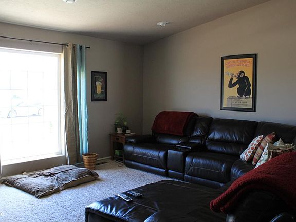 4th image of 217 39th Ave NE
