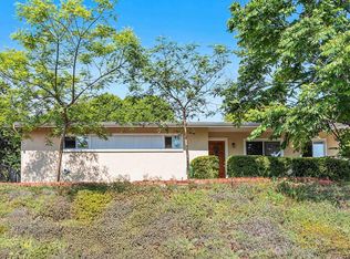 1037 Lonsdale Dr, Vista, CA 92084