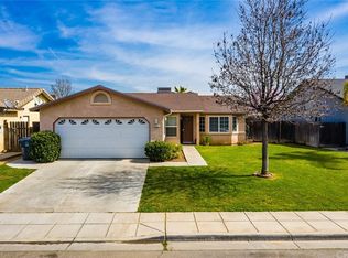 1317 Alicante Way, Madera, CA 93638