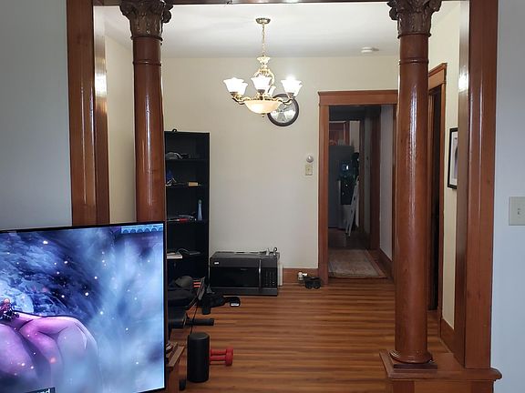 2nd image of 202 Morton Ave #1
