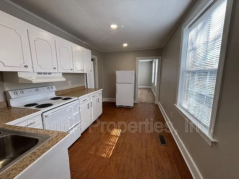 905 N Pineview Ave — Photo 7