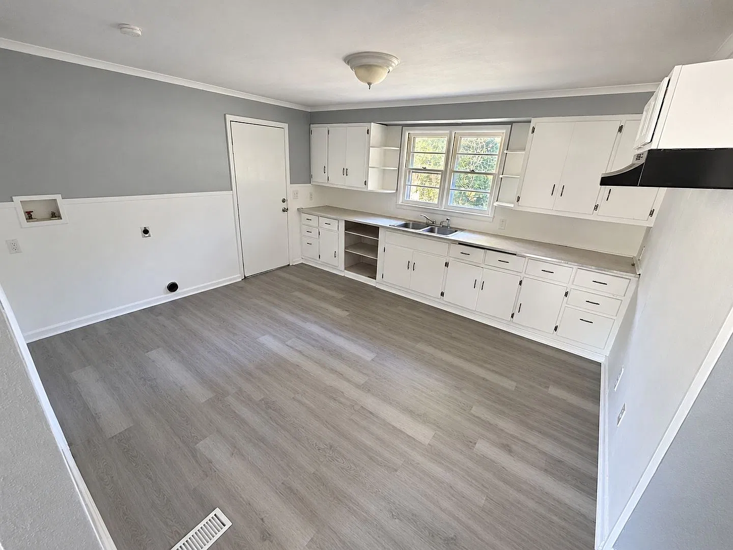 For Rent — Photo 3