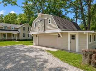 889 Grayton Rd, Berea, OH 44017