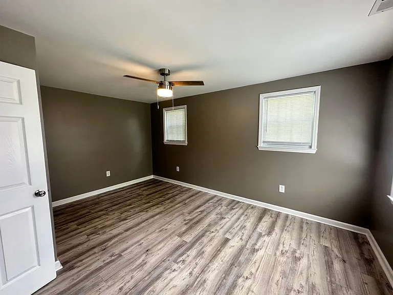 2461 W Clemmonsville Rd #B — Photo 2