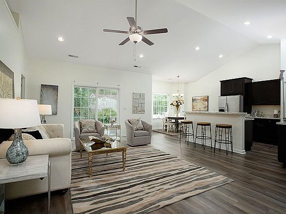 2nd image of 112 Palm Terrace Loop