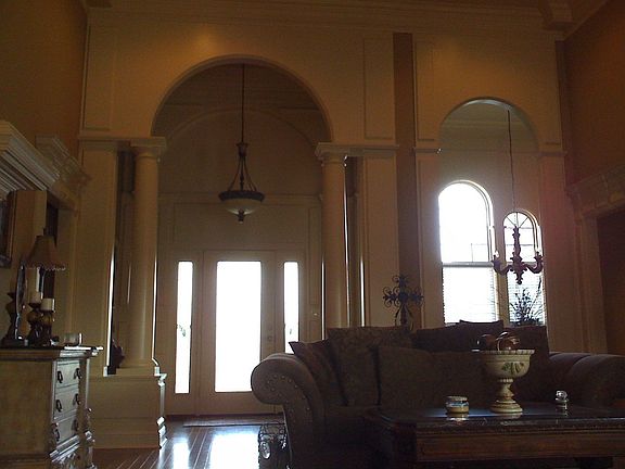 Entry/ Living Area