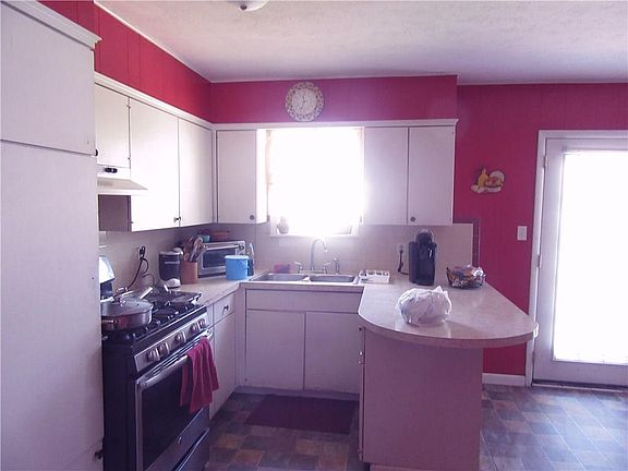 5th image of 611 W Magnolia St