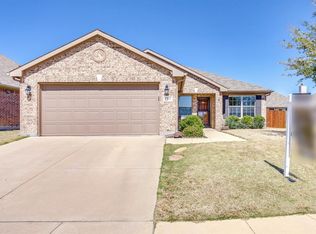 13104 Red Robin Dr, Fort Worth, TX 76244
