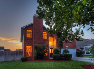 9042 Fairbloom Ln, Houston, TX 77040