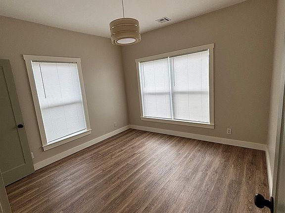 5th image of 1519 N Cheyenne Ave