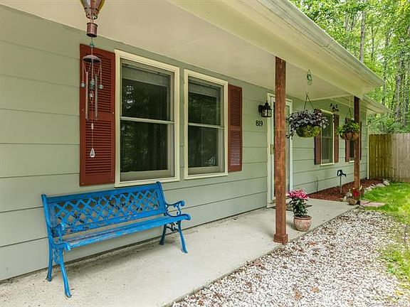 3rd image of 819 Wickins Dr