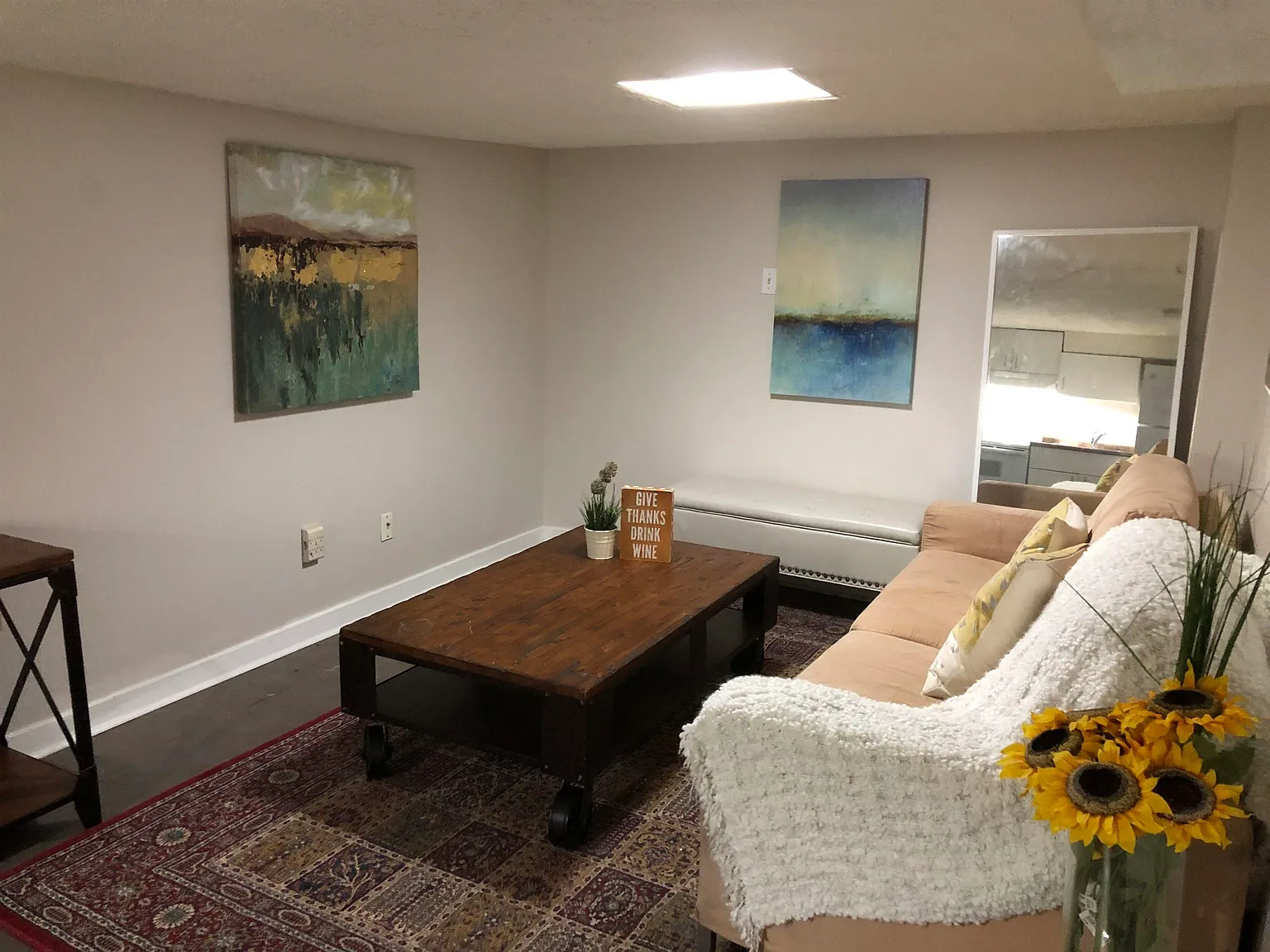 2 bed, 800 sqft, $1,900 — Photo 3