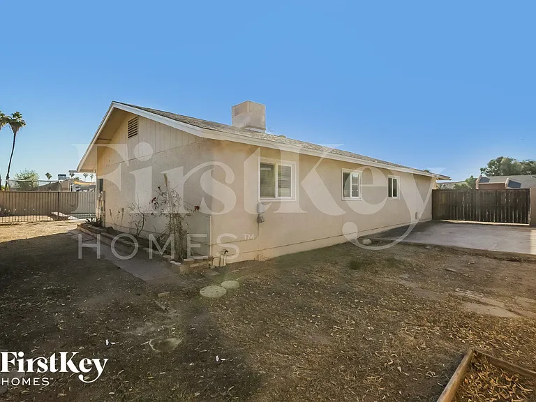 402 E Dunbar Dr — Photo 15