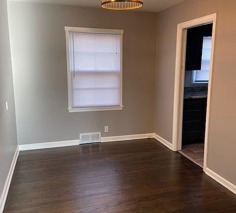 3rd image of 7133 Newton Dr