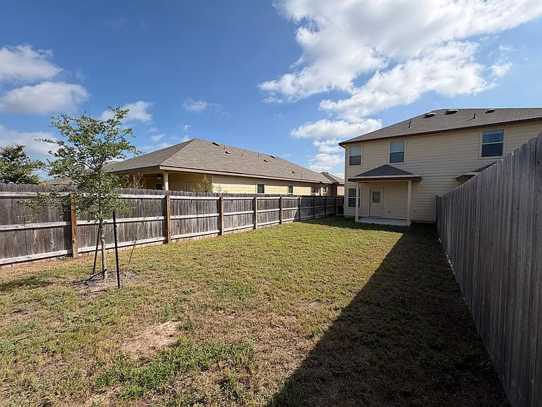 460 Emma Dr — Photo 22