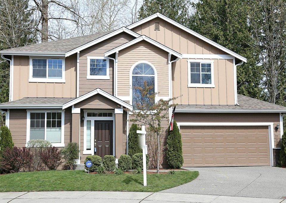 1st image of 305 197th St SW