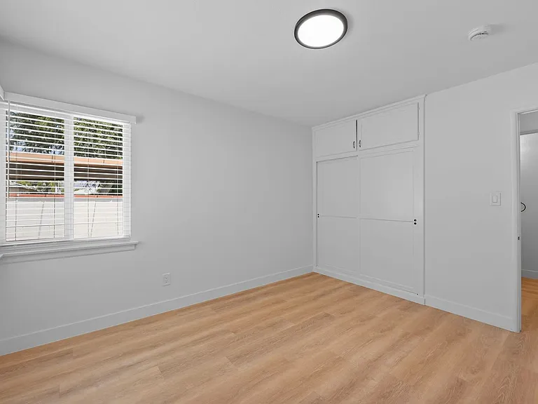 2426 N Buena Vista St #CC — Photo 4