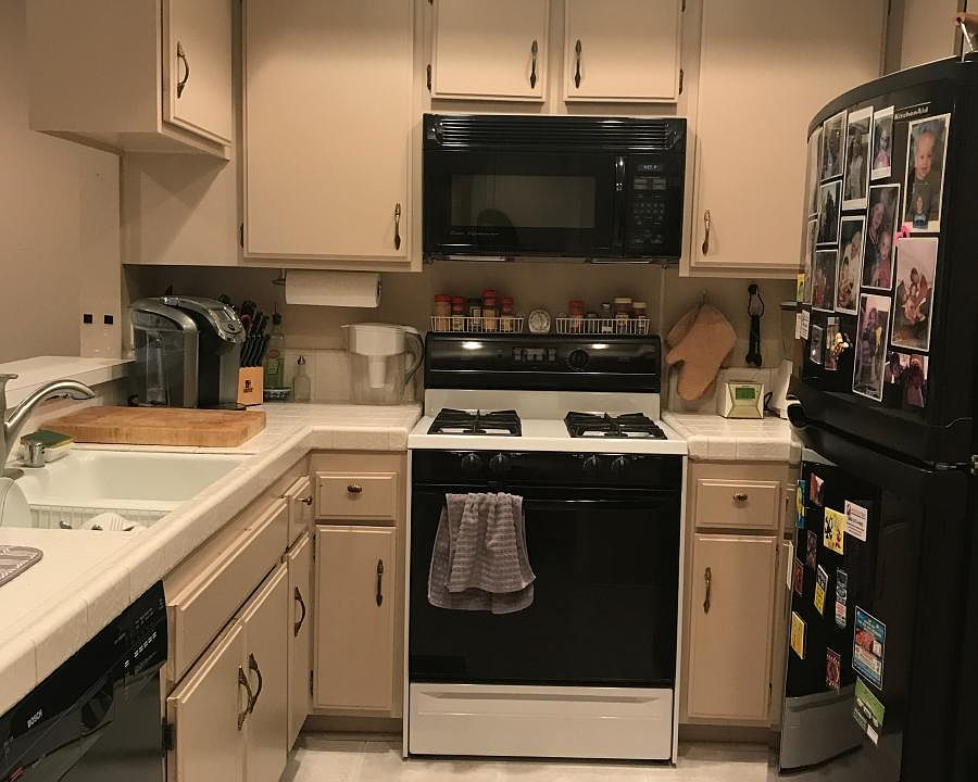 2nd image of 2909 Arizona Ave APT 13