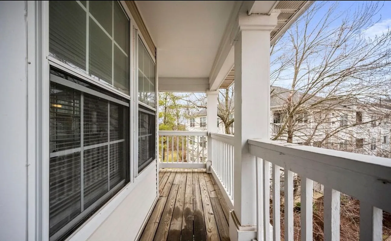 2 bed, 1091 sqft, $2,200 — Photo 4