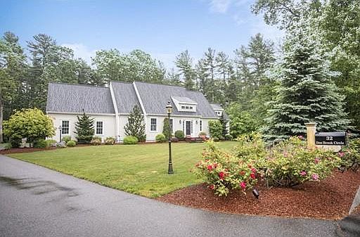 2nd image of 32 Doe Brook Cir