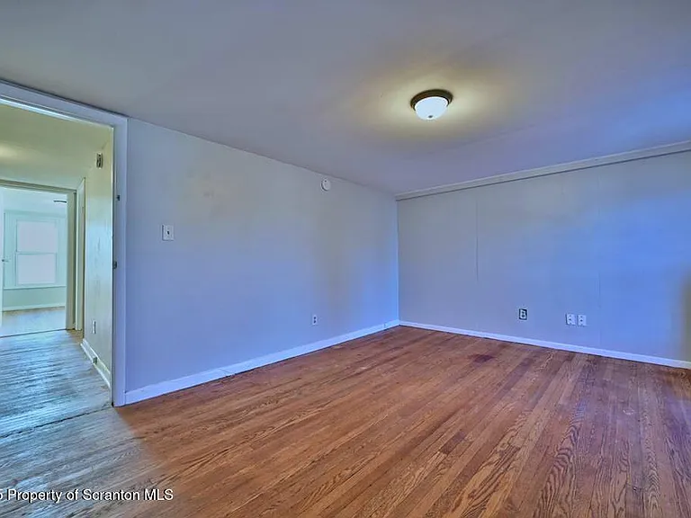 416 E Market St — Photo 25
