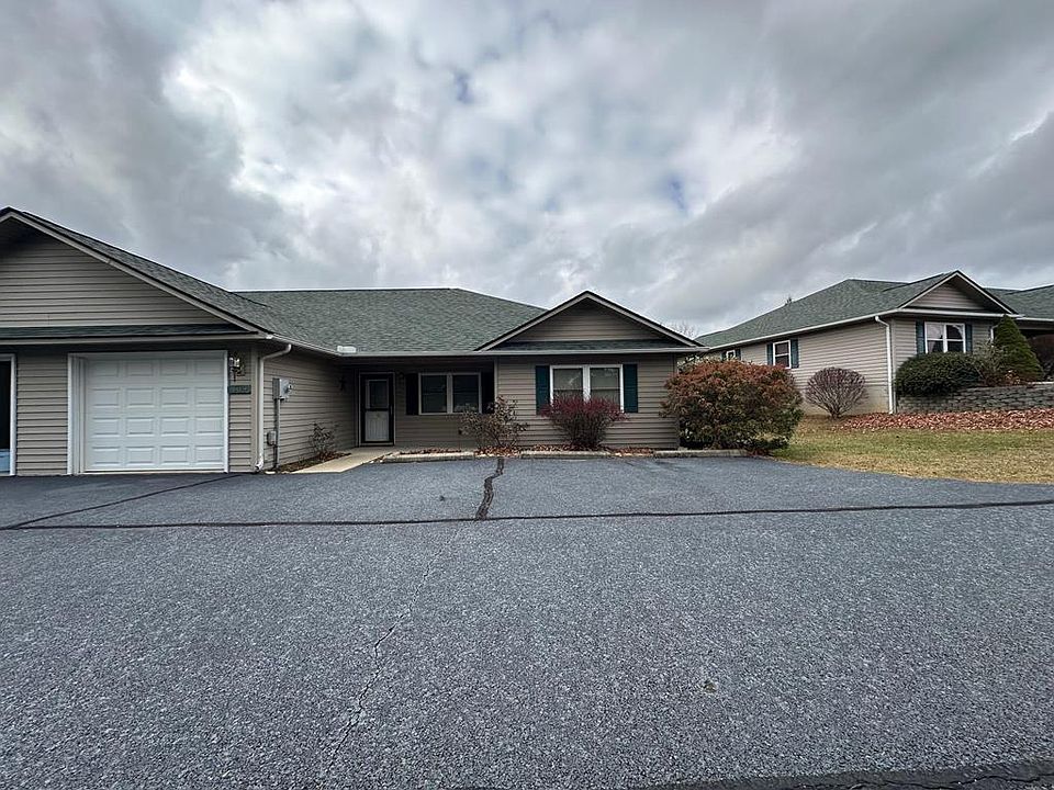 1st image of 109 Fairway Villa Dr
