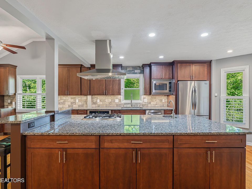 2113 Berrywood Dr, Knoxville, TN 37932 | Zillow