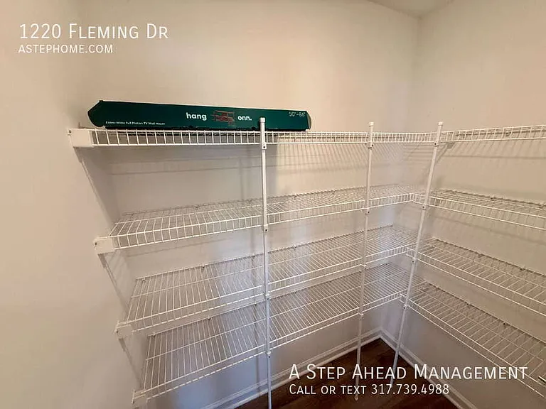 1220 Fleming Dr — Photo 7