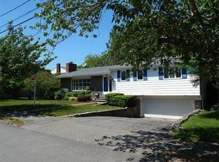 9 Santry Rd, Marblehead, MA 01945