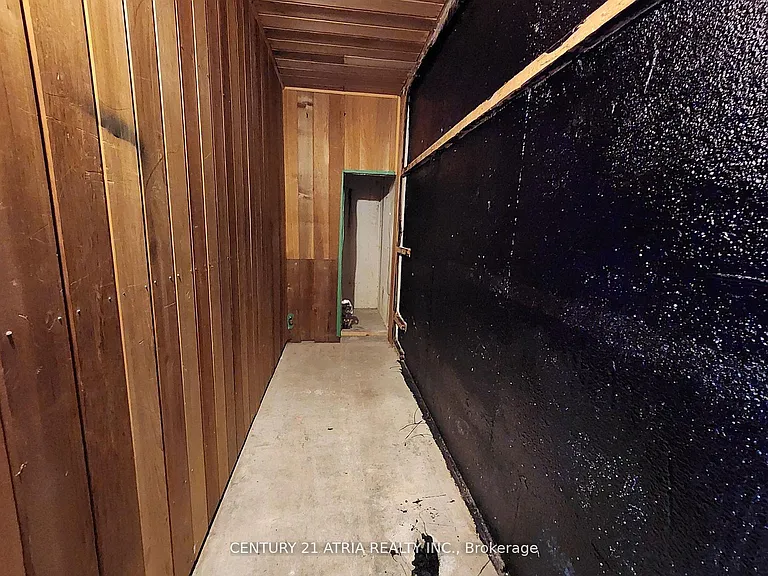 49 Lawrence Cres #BASEMENT — Photo 18