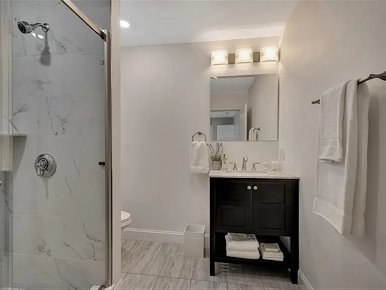 12 Sydney St #2 — Photo 3