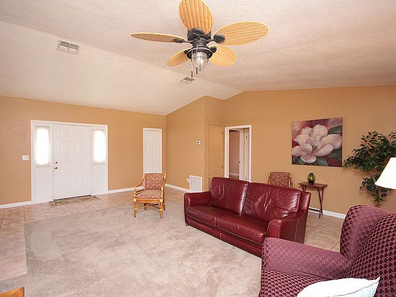 5th image of 713 Osage Dr