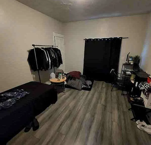 261 Emming St — Photo 5