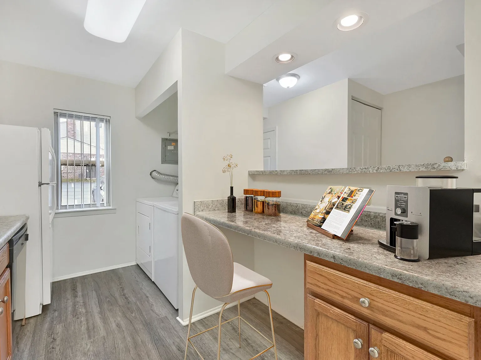 Oakview Estates — Photo 2
