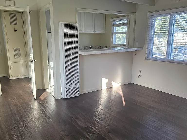 750 Main St — Photo 3