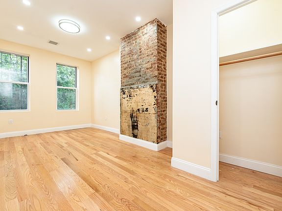 4th image of 310 Evergreen Ave #2L