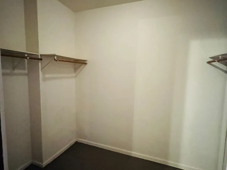 290 State St — Photo 15