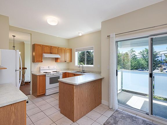 5th image of 1686 Balmoral Ave #206
