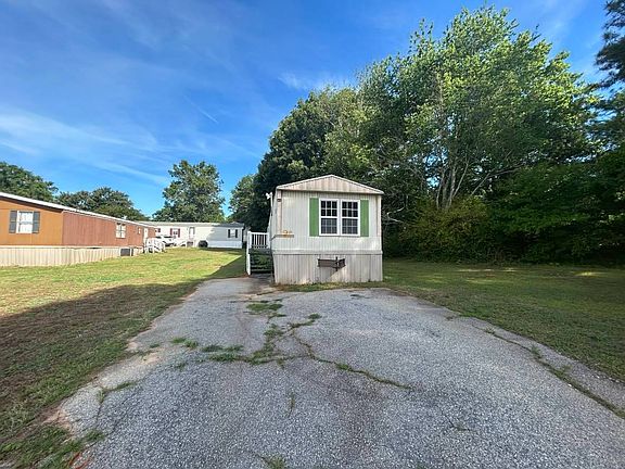 2nd image of 112 Gray Court Estates Dr